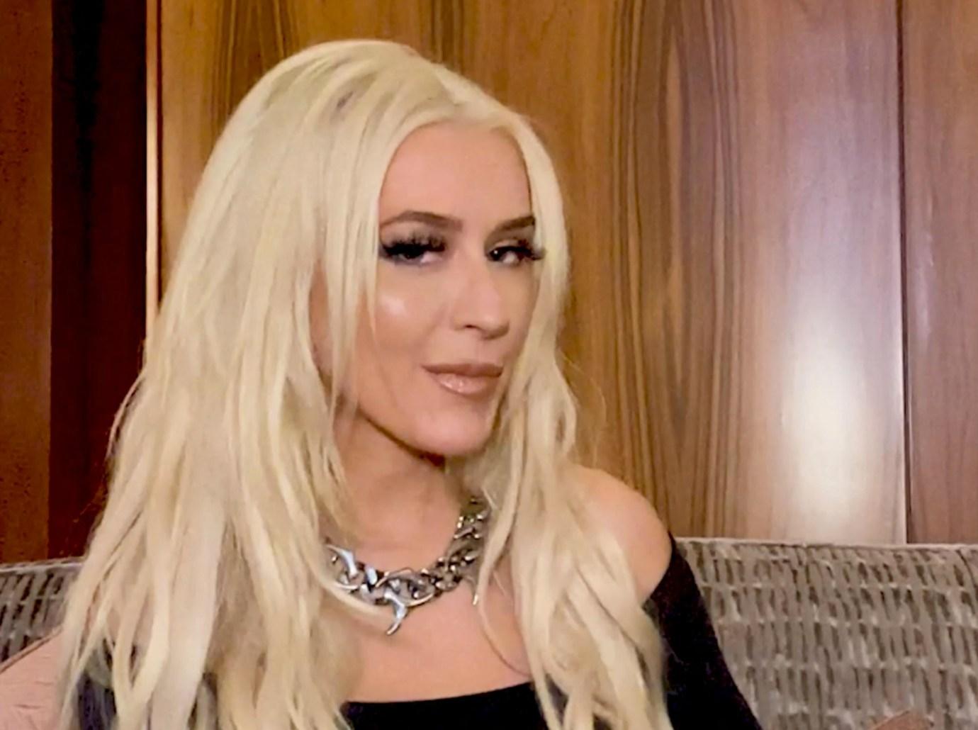 Christina Aguilera's New Look Sparks Debate Among Fans Christina Aguilera's New Look Sparks Debate Among Fans