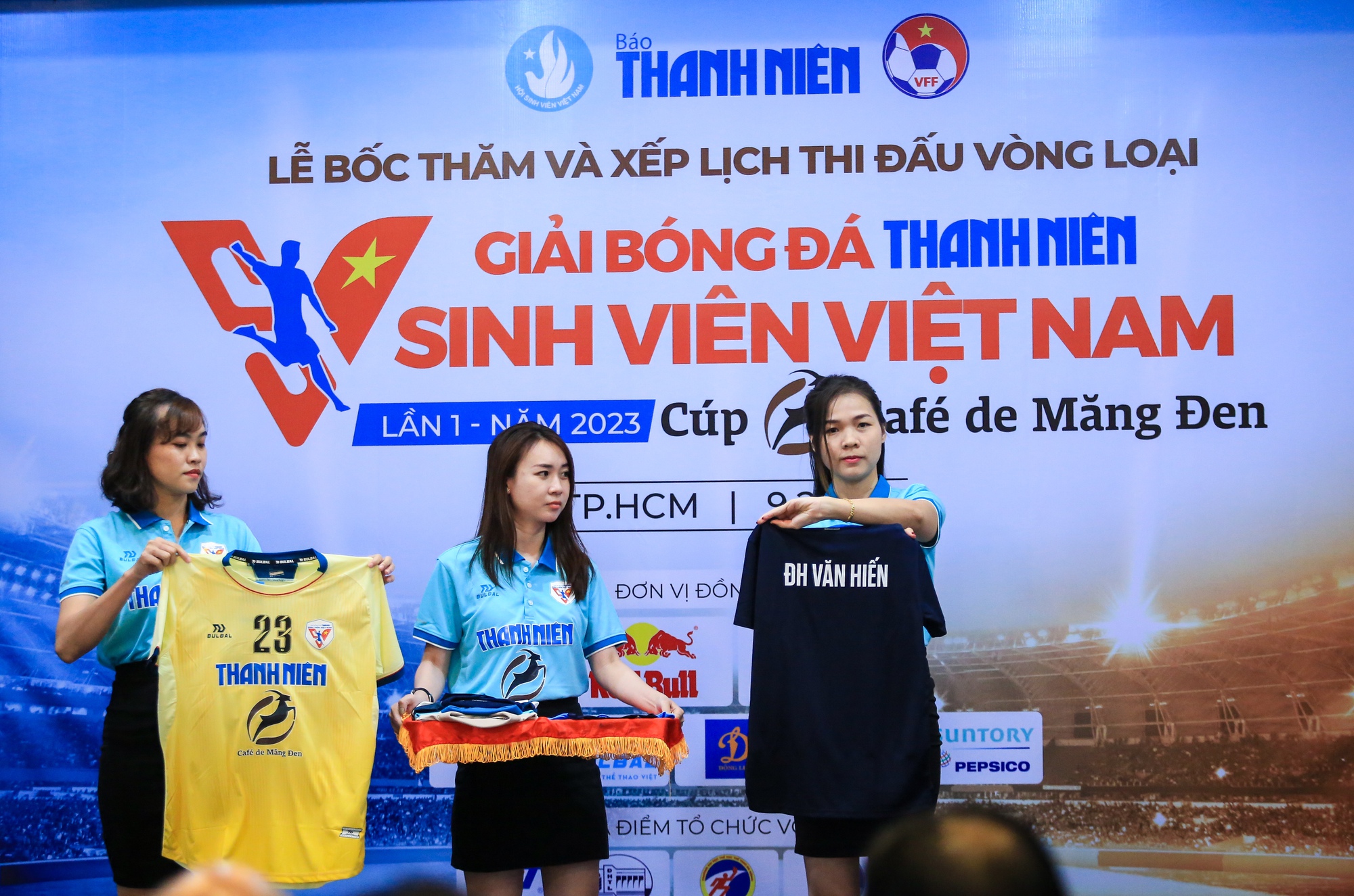 Chung Kết Giải Bóng Đá Thanh Niên Sinh Viên: Trận Mở Màn Đầy Sôi Động Chung Kết Giải Bóng Đá Thanh Niên Sinh Viên: Trận Mở Màn Đầy Sôi Động