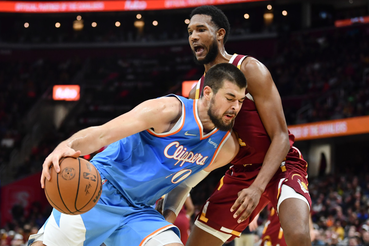 Clippers' Win Against Cavaliers Highlights Kawhi Leonard's Performance