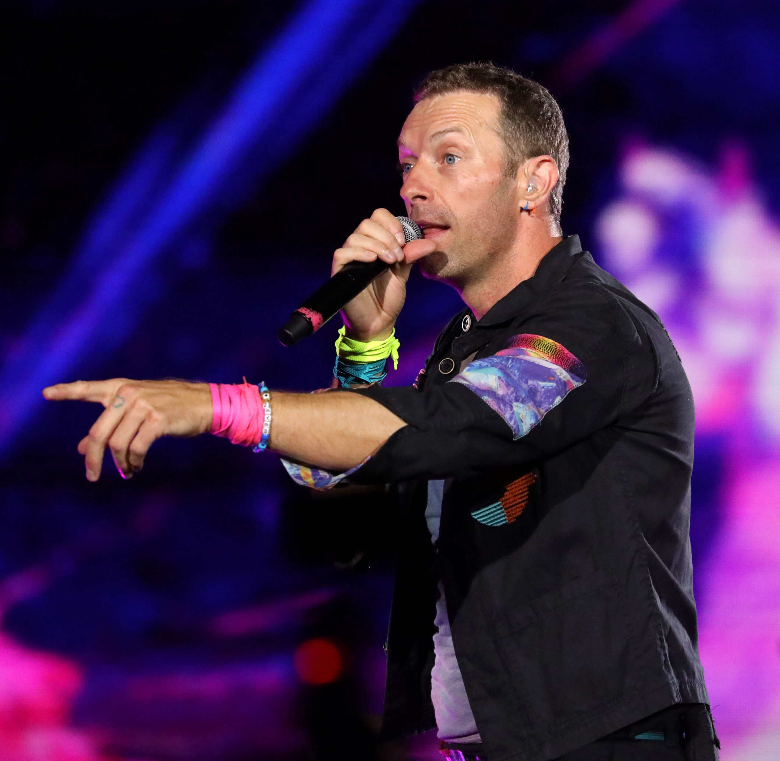 Coldplay Delivers Powerful Performance At No. 1 Spot Coldplay Delivers Powerful Performance At No. 1 Spot