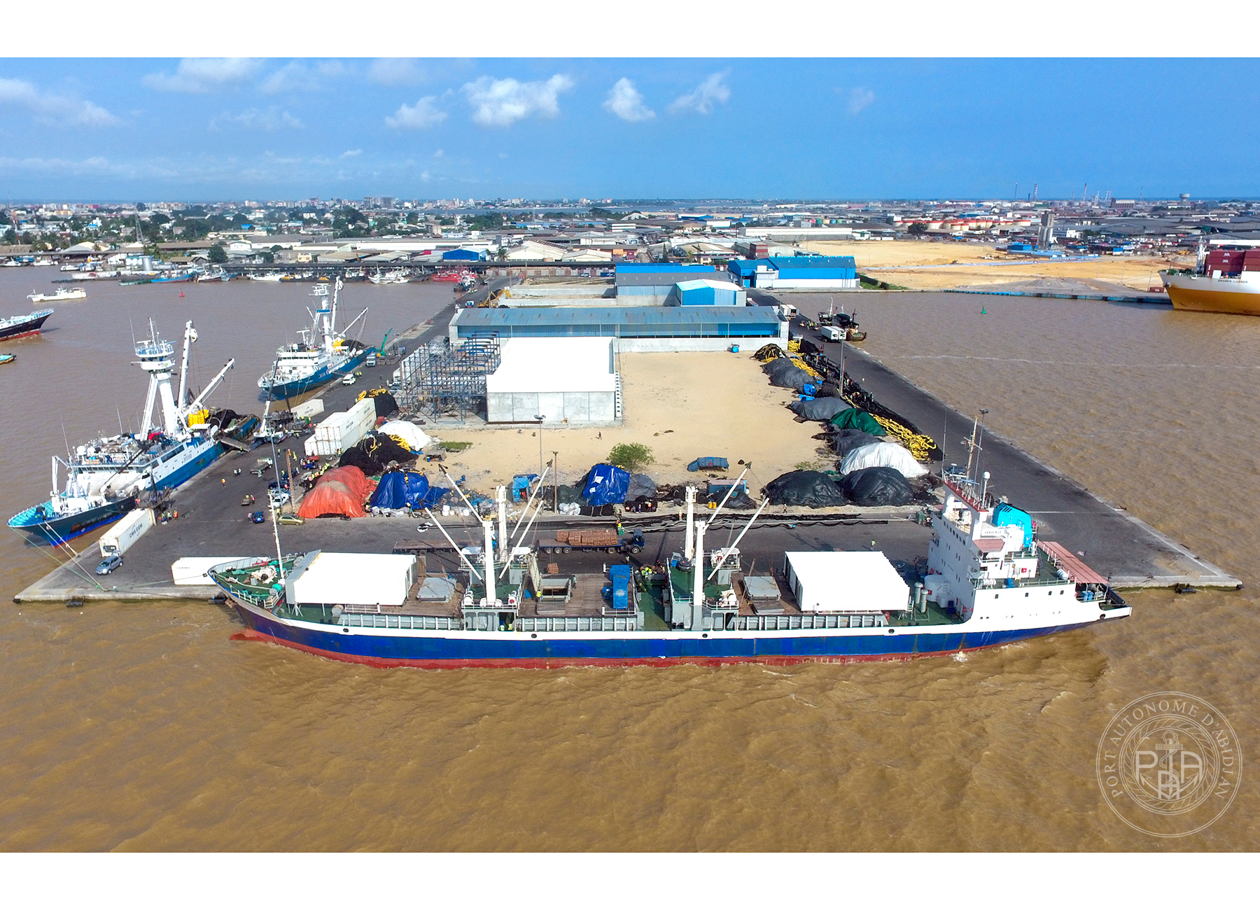Côte D'Ivoire : Le Port D'Abidjan Dépasse Les 28 Millions De Tonnes En 2022 Côte D'Ivoire : Le Port D'Abidjan Dépasse Les 28 Millions De Tonnes En 2022