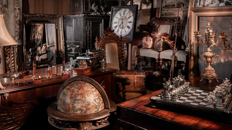 Couple's Antiques Roadshow Appearance Exposes Stolen Goods, Leading To Prison Sentence Couple's Antiques Roadshow Appearance Exposes Stolen Goods, Leading To Prison Sentence