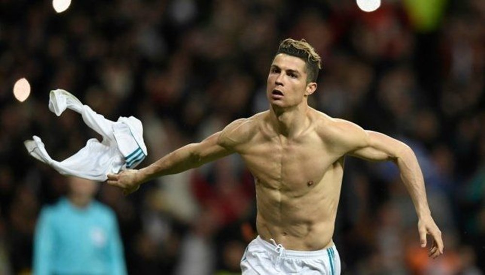 Cristiano Ronaldo: 40 Yaşında Formda Kalmanın Sırrı Cristiano Ronaldo: 40 Yaşında Formda Kalmanın Sırrı