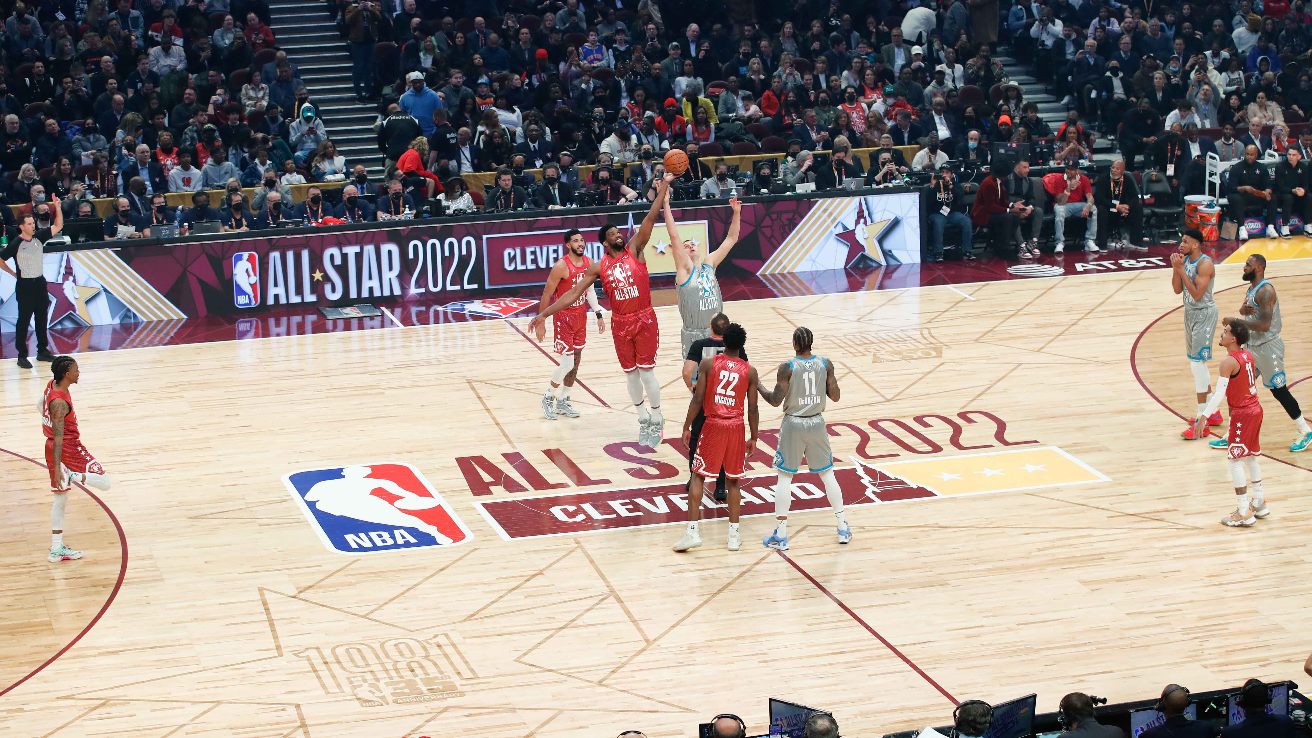 Curry Crowns All-Star Weekend: A Critical Look At The New Format Curry Crowns All-Star Weekend: A Critical Look At The New Format