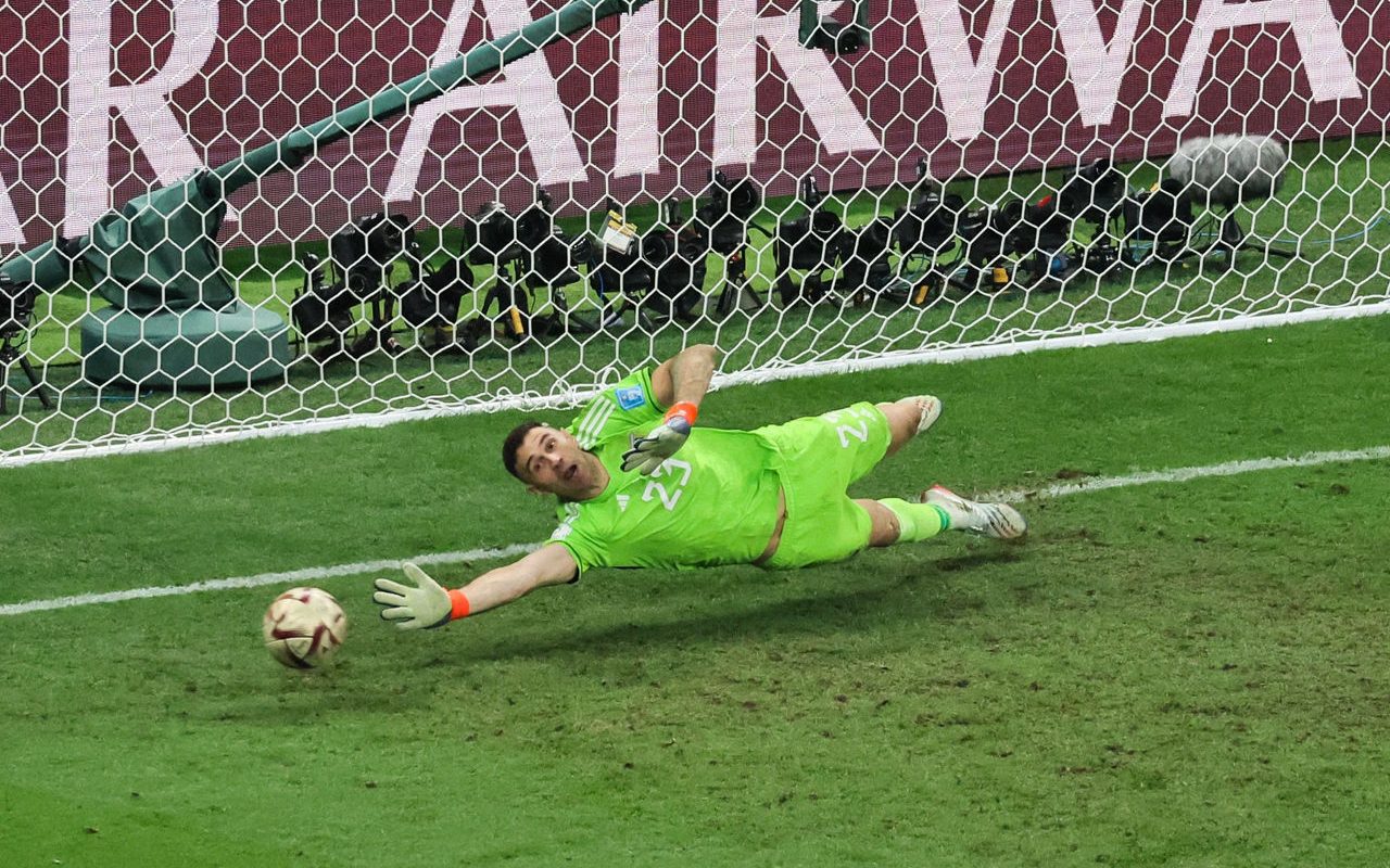De Busser Secures Go Ahead Cup Final With Penalty Shoot-Out Triumph De Busser Secures Go Ahead Cup Final With Penalty Shoot-Out Triumph