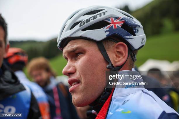 Del Toro Solidifies Giro D'Italia Lead With Stage 17 Triumph; Vine, Plapp Out Del Toro Solidifies Giro D'Italia Lead With Stage 17 Triumph; Vine, Plapp Out