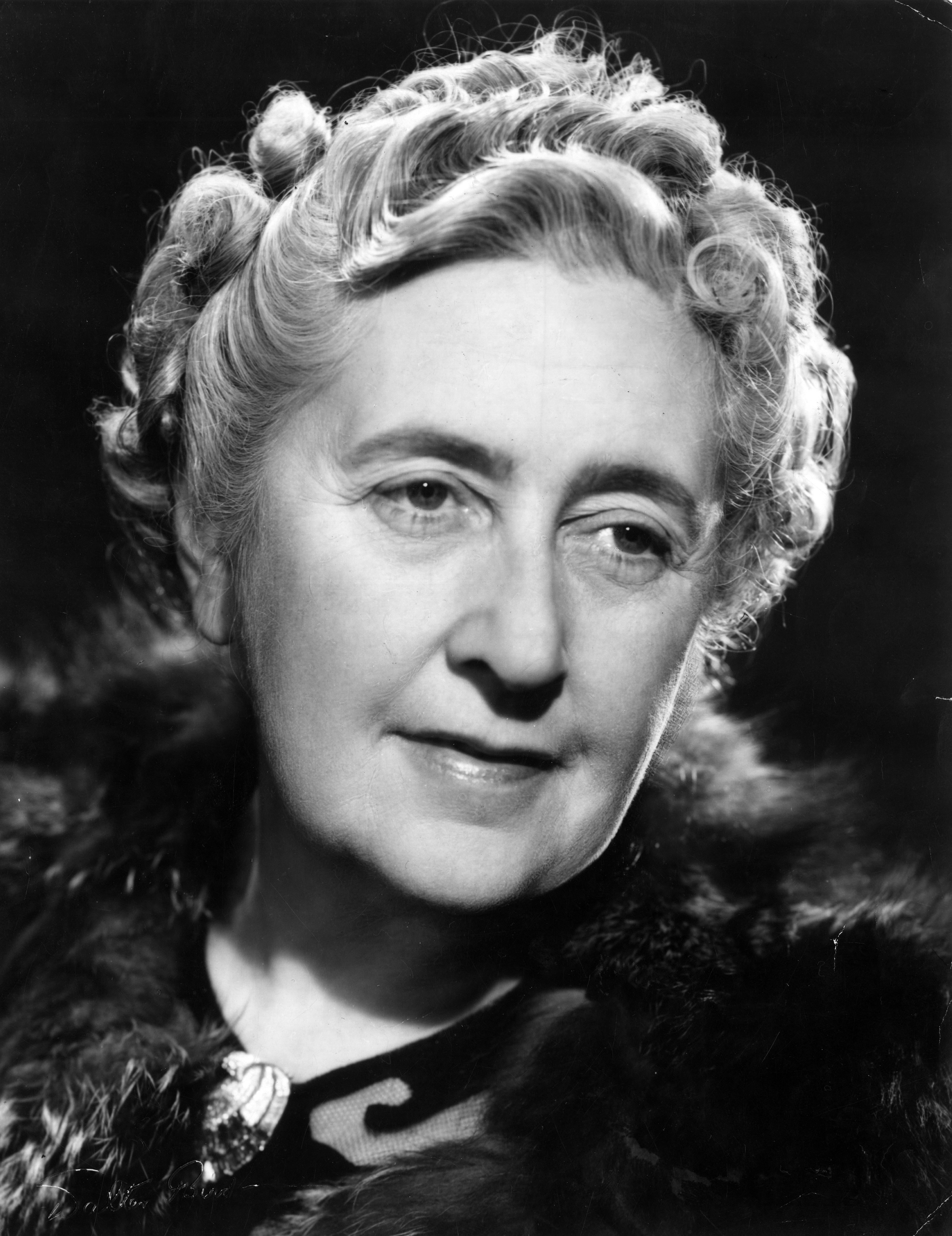 Des Cours D'écriture IA : Agatha Christie Réinventée - Innovation Ou Simple Copie ? Des Cours D'écriture IA : Agatha Christie Réinventée - Innovation Ou Simple Copie ?