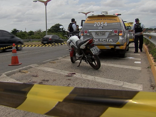 Dois Policiais Feridos Em Troca De Tiros Com Bandidos Dois Policiais Feridos Em Troca De Tiros Com Bandidos