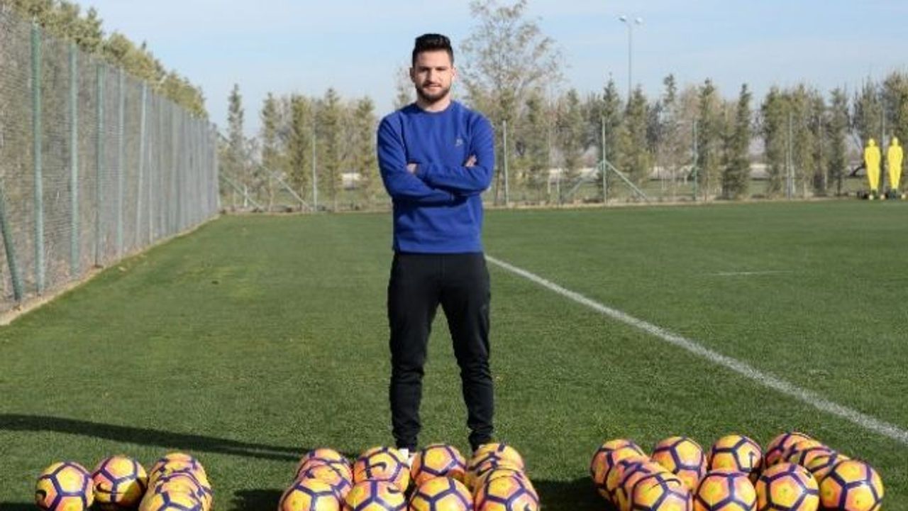Dušan Tadić: Süper Lig'de 100. Maçına Çıktı Dušan Tadić: Süper Lig'de 100. Maçına Çıktı