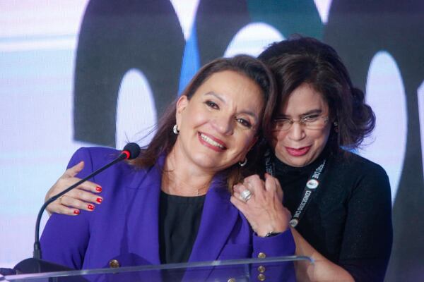 El Conflicto Entre Rixi Moncada Y Cossette López: Análisis Del Choque De Posturas El Conflicto Entre Rixi Moncada Y Cossette López: Análisis Del Choque De Posturas