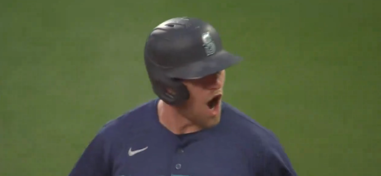 Electrifying Catch: Mariners Outfielder's Show-Stopping Play Vs. Giants Electrifying Catch: Mariners Outfielder's Show-Stopping Play Vs. Giants