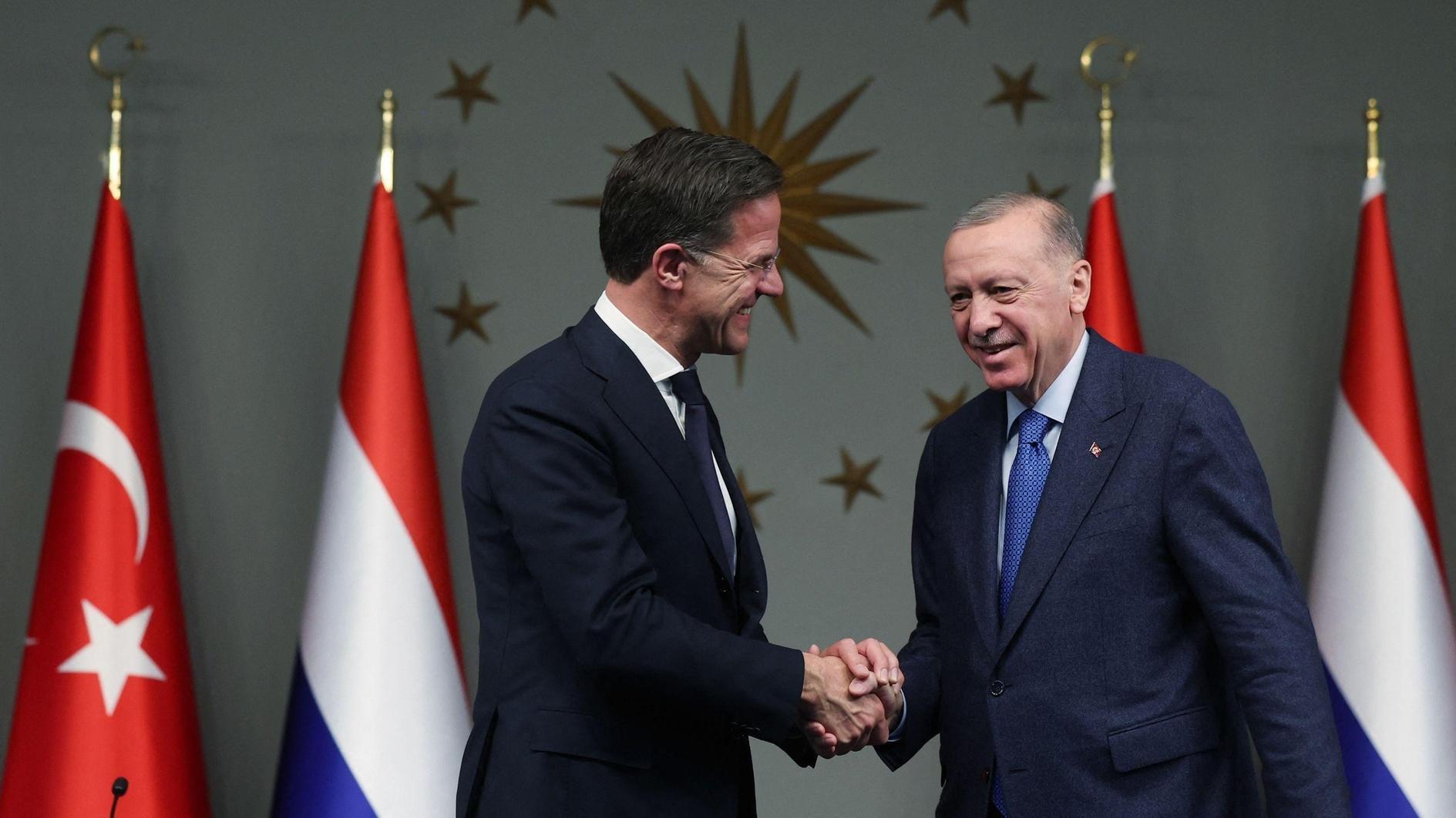 Elektrik Kesintileri: NATO Genel Sekreteri Rutte Ve İspanyol Başbakanı Sánchez'in Ortak Kaygısı Elektrik Kesintileri: NATO Genel Sekreteri Rutte Ve İspanyol Başbakanı Sánchez'in Ortak Kaygısı