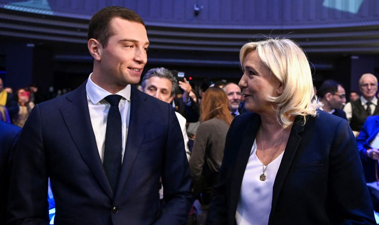 Elezioni Francesi: Il Timore Di Le Pen Spinge Il Governo Bayrou A Destra Elezioni Francesi: Il Timore Di Le Pen Spinge Il Governo Bayrou A Destra