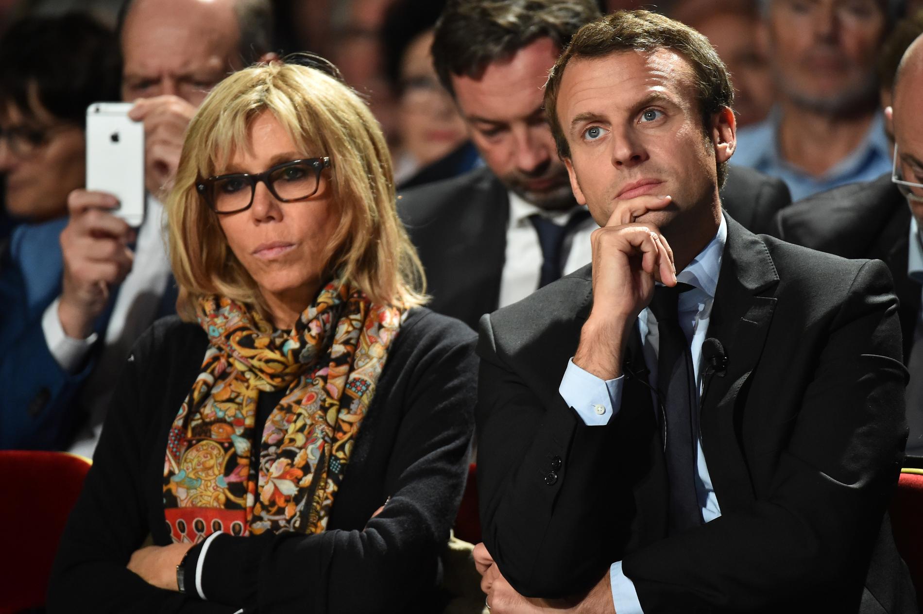 Emmanuel Macron Évoque Son Intimité Avec Brigitte : Un Aperçu De Leur Vie Privée Emmanuel Macron Évoque Son Intimité Avec Brigitte : Un Aperçu De Leur Vie Privée