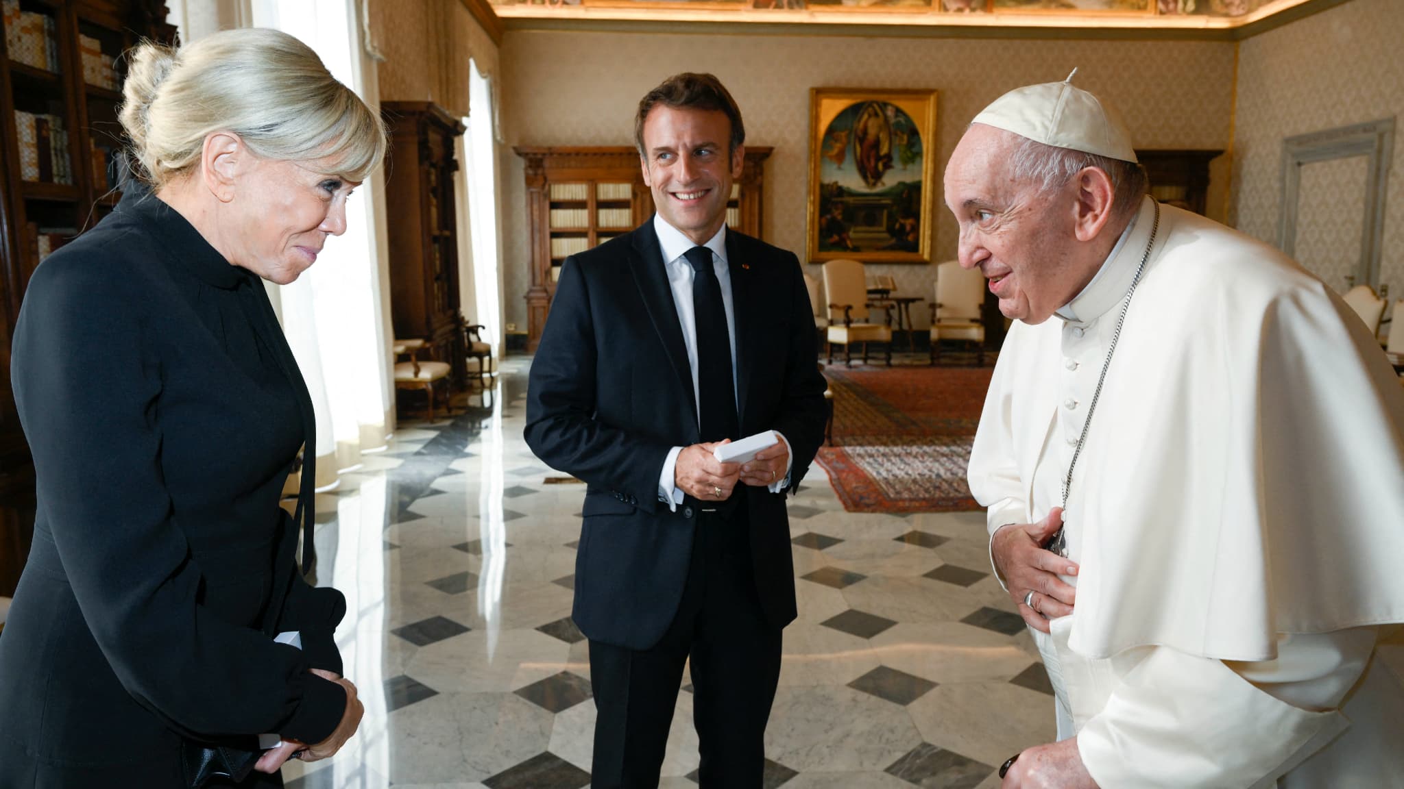 Emmanuel Macron Rencontre Des Victimes Israéliennes: Une Image Rare Et Poignante Emmanuel Macron Rencontre Des Victimes Israéliennes: Une Image Rare Et Poignante