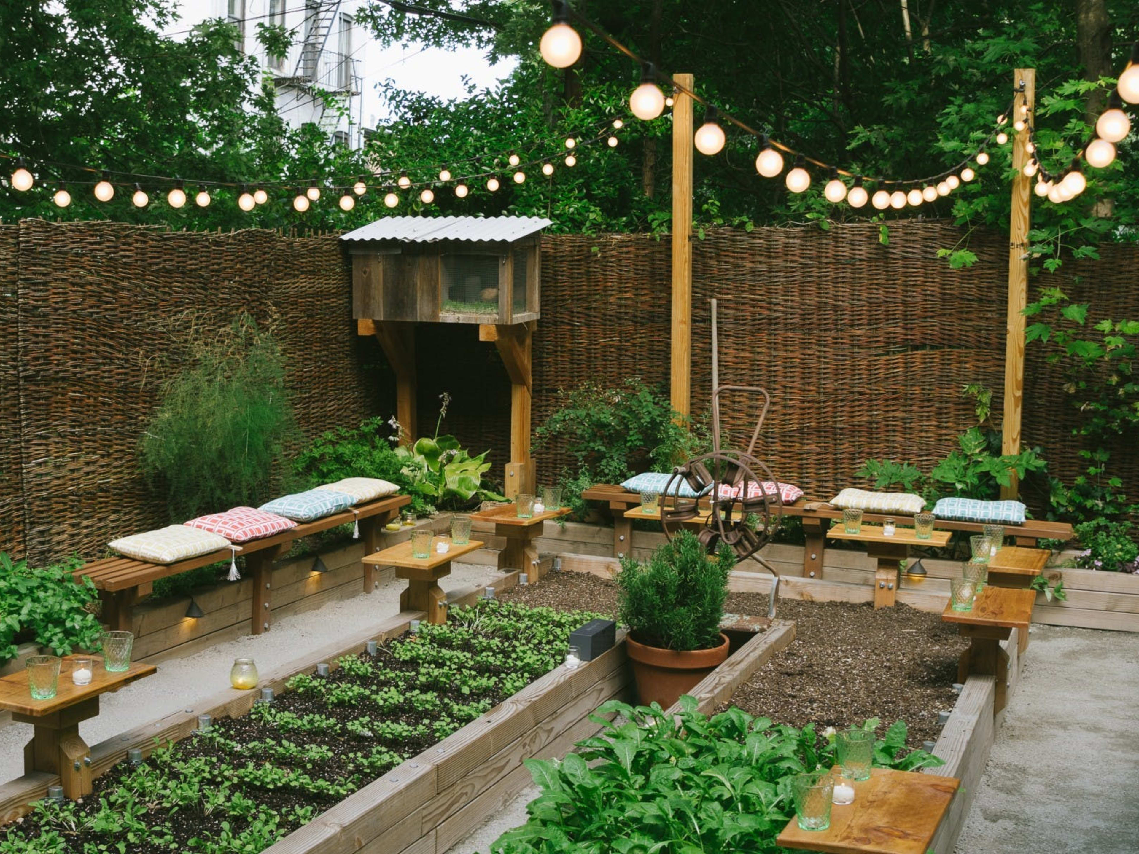 Enjoy The City: A Selection Of Manhattan's Outdoor Dining Options Enjoy The City: A Selection Of Manhattan's Outdoor Dining Options