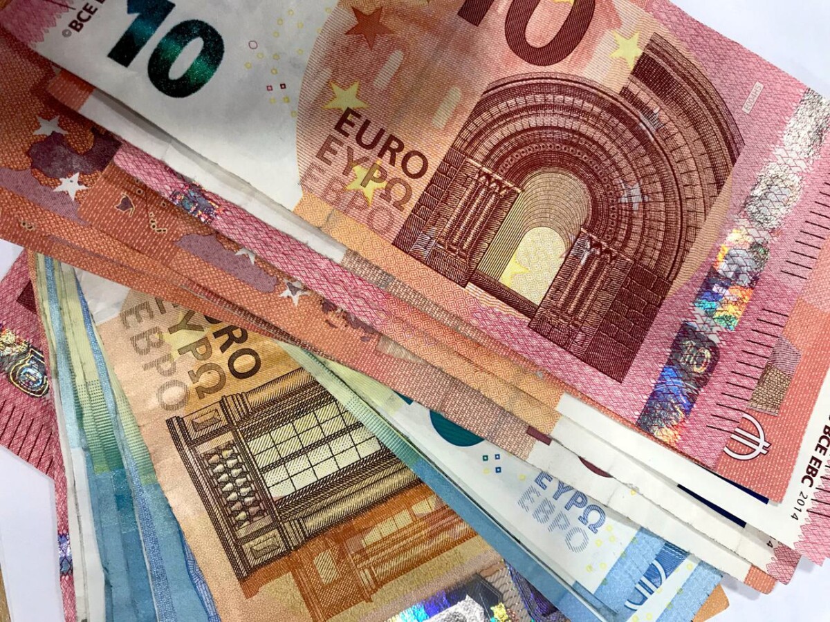 Eurojackpotin Miljoonavoittoja: Neljä Voittajaa Jakoivat Lähes Kaksi Miljoonaa Euroa Eurojackpotin Miljoonavoittoja: Neljä Voittajaa Jakoivat Lähes Kaksi Miljoonaa Euroa