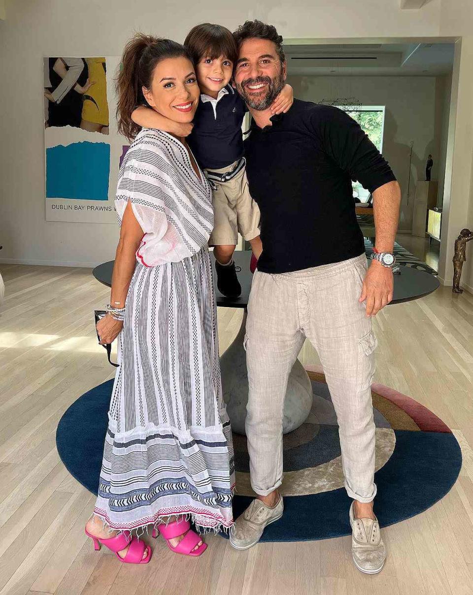 Eva Longoria's Unrecognizable Transformation: A Closer Look At Her Sun-Kissed Highlights Eva Longoria's Unrecognizable Transformation: A Closer Look At Her Sun-Kissed Highlights