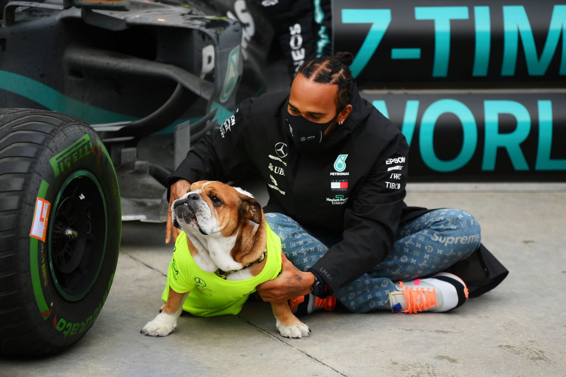 F1: Lewis Hamilton's Recent Testing Footage Shows Support For Ex-Teammate F1: Lewis Hamilton's Recent Testing Footage Shows Support For Ex-Teammate