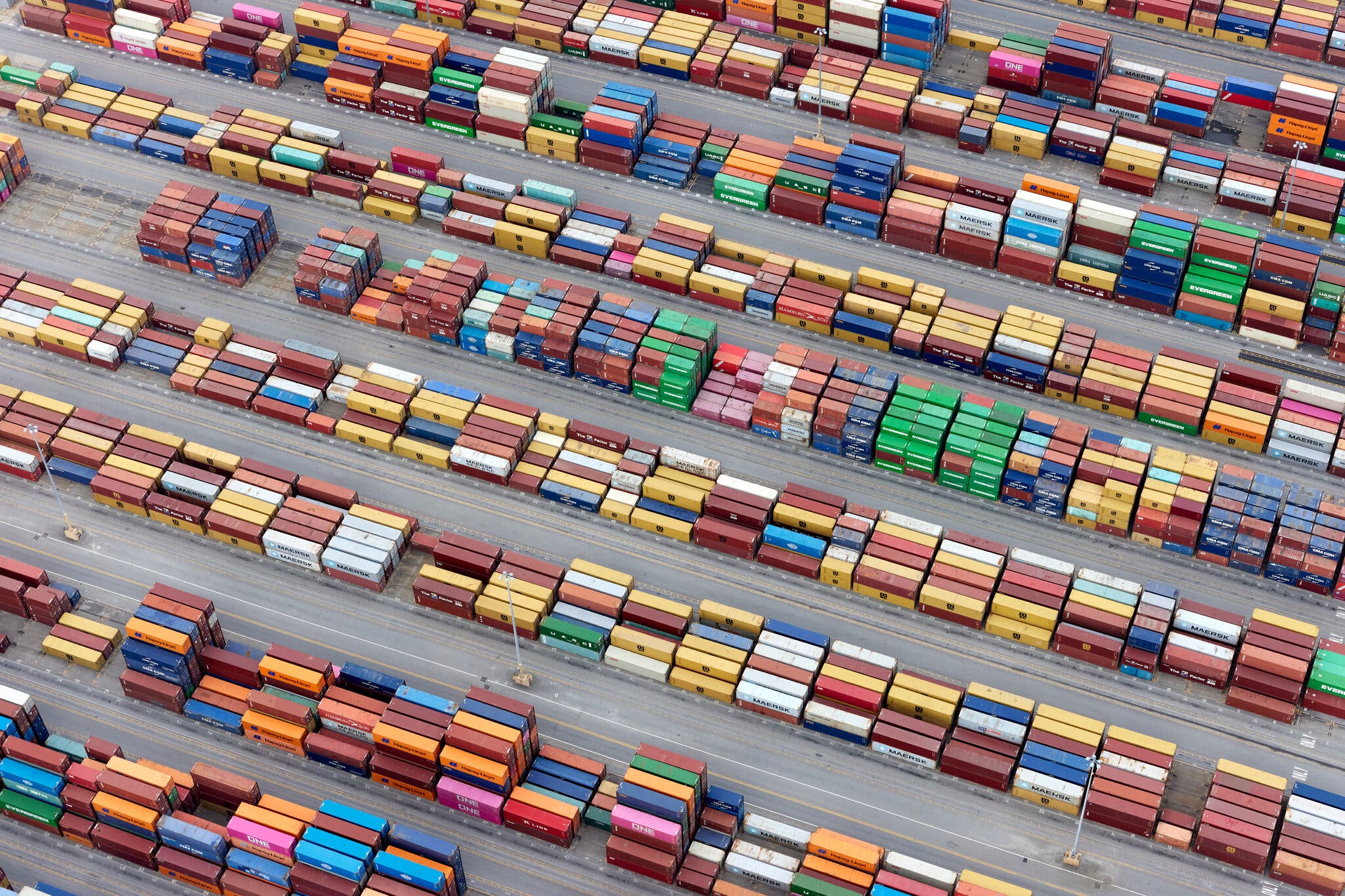 False Reports: Buffett Denies Backing Trump's Tariffs False Reports: Buffett Denies Backing Trump's Tariffs
