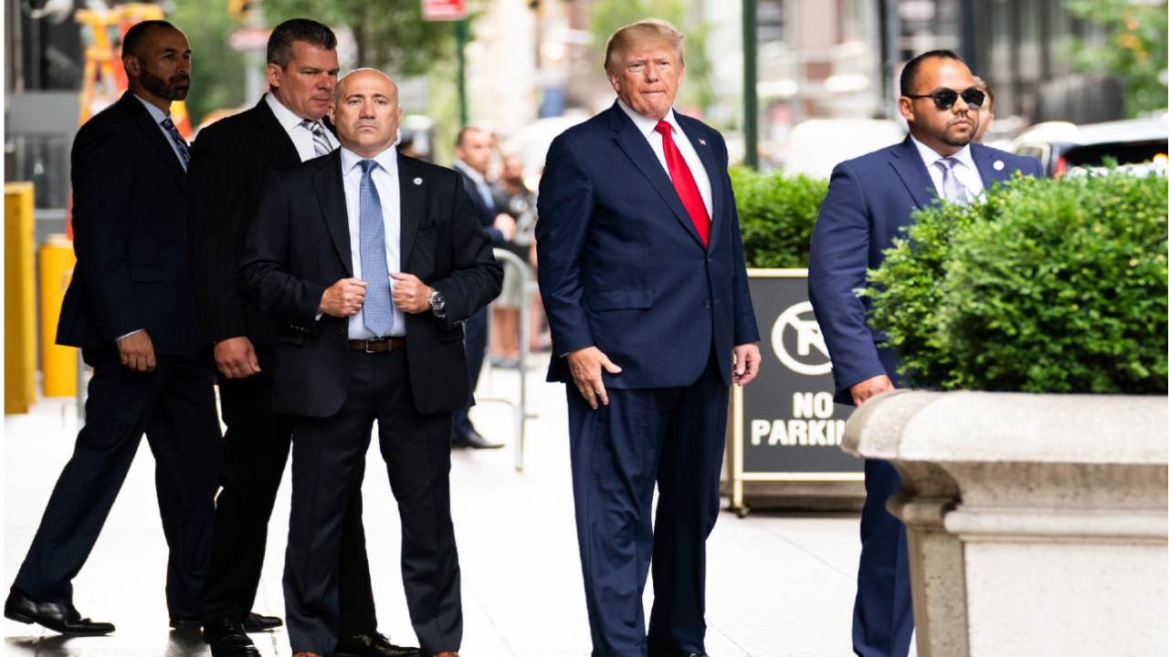 False Reports Claim Warren Buffett Backs Trump Tariffs False Reports Claim Warren Buffett Backs Trump Tariffs