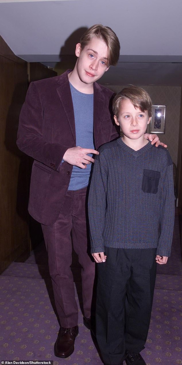 Fans Go Wild As Macaulay Culkin Attends WWE Raw With Brother Rory Fans Go Wild As Macaulay Culkin Attends WWE Raw With Brother Rory