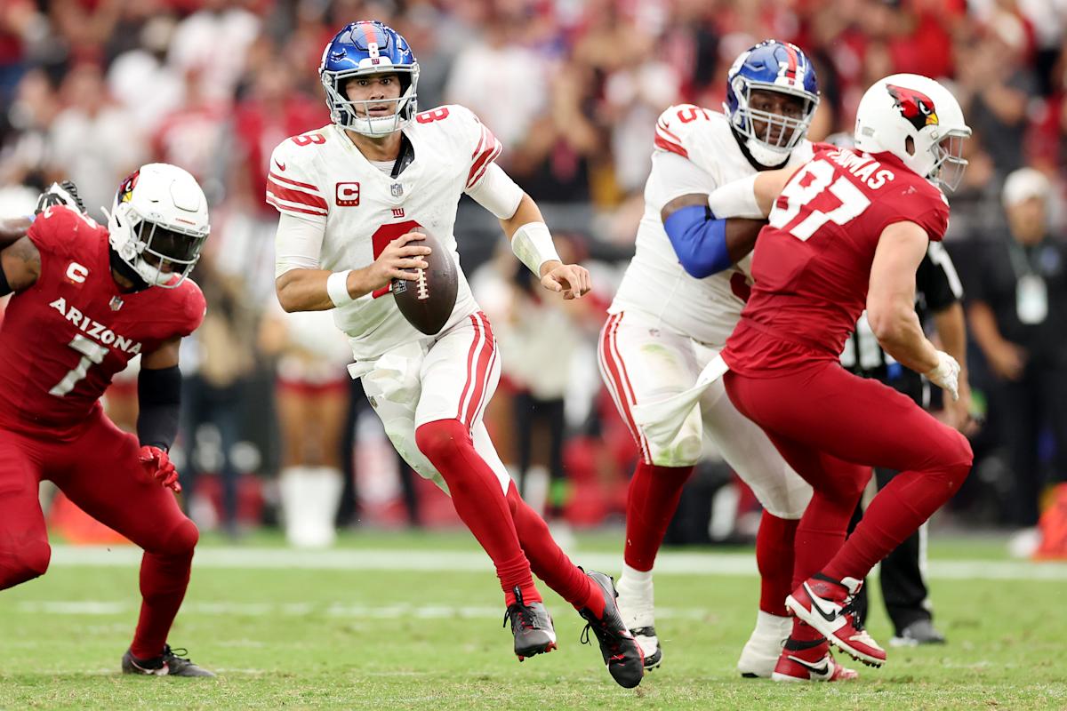 Fitzgerald's Strong Performance Fuels Giants Win Fitzgerald's Strong Performance Fuels Giants Win