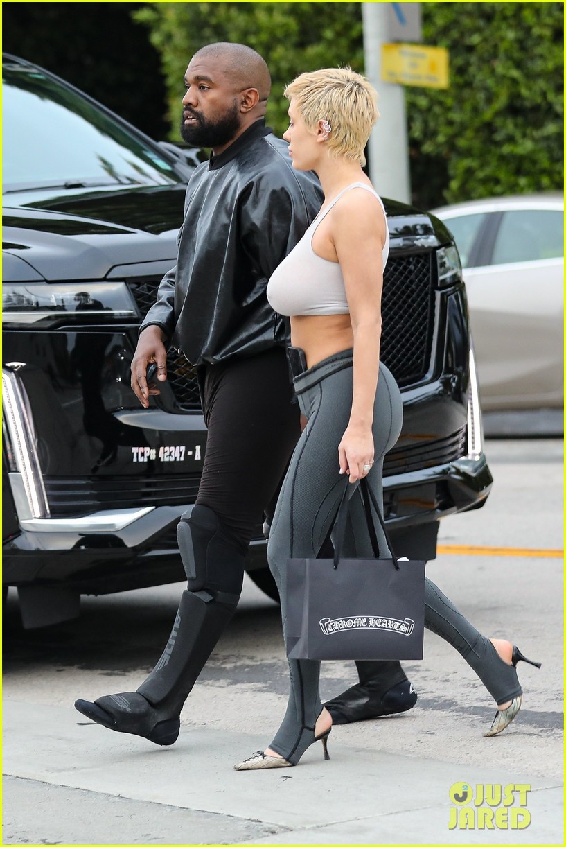 Following Breakup Claims, Kanye West And Bianca Censori Enjoy Dinner Date In Spain Following Breakup Claims, Kanye West And Bianca Censori Enjoy Dinner Date In Spain