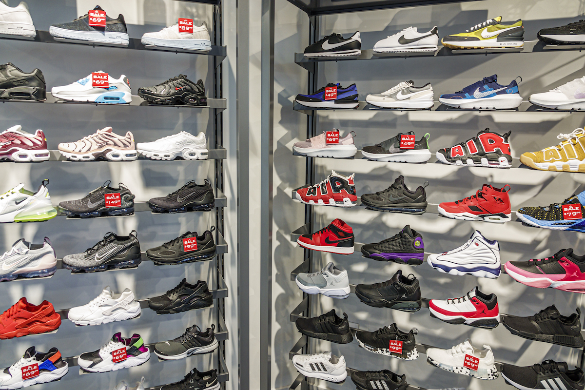 Foot Locker FL Q4 2024 Earnings: Analyzing The Lace Up Plan's Progress Foot Locker FL Q4 2024 Earnings: Analyzing The Lace Up Plan's Progress