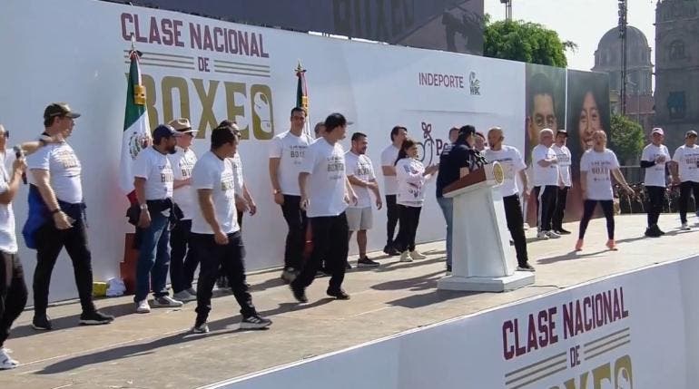 Fotos: La Clase Nacional De Boxeo Llega Al Zócalo Fotos: La Clase Nacional De Boxeo Llega Al Zócalo