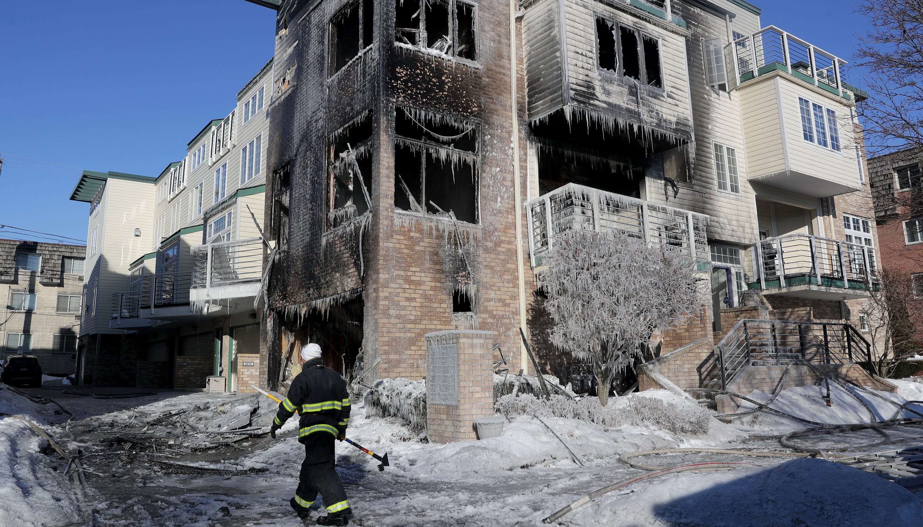 Four Dead, Hundreds Displaced In Major Milwaukee Apartment Building Fire Four Dead, Hundreds Displaced In Major Milwaukee Apartment Building Fire