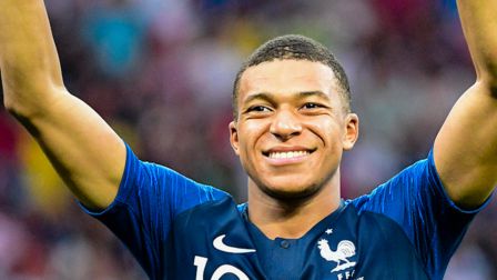 France's Rugby Triumph: Dupont's Masterful Performance Against Italy France's Rugby Triumph: Dupont's Masterful Performance Against Italy