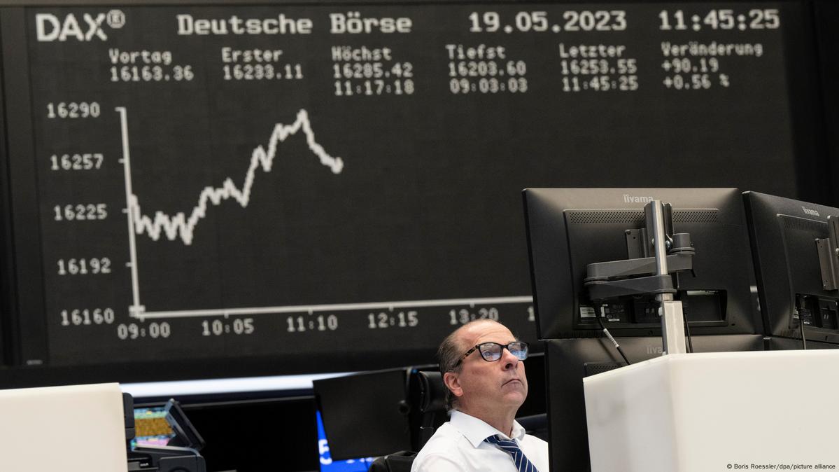 Frankfurt Stock Exchange: DAX Holds Steady Following Record Performance Frankfurt Stock Exchange: DAX Holds Steady Following Record Performance