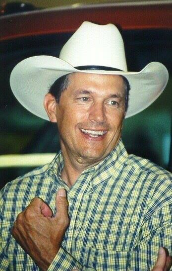 George Strait Visits Dairy Queen, Poses For Photo With Employee George Strait Visits Dairy Queen, Poses For Photo With Employee