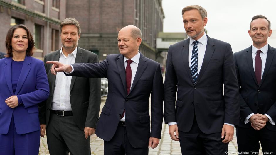 Germany's SPD: Balancing Coalition Building With Youth Concerns Germany's SPD: Balancing Coalition Building With Youth Concerns