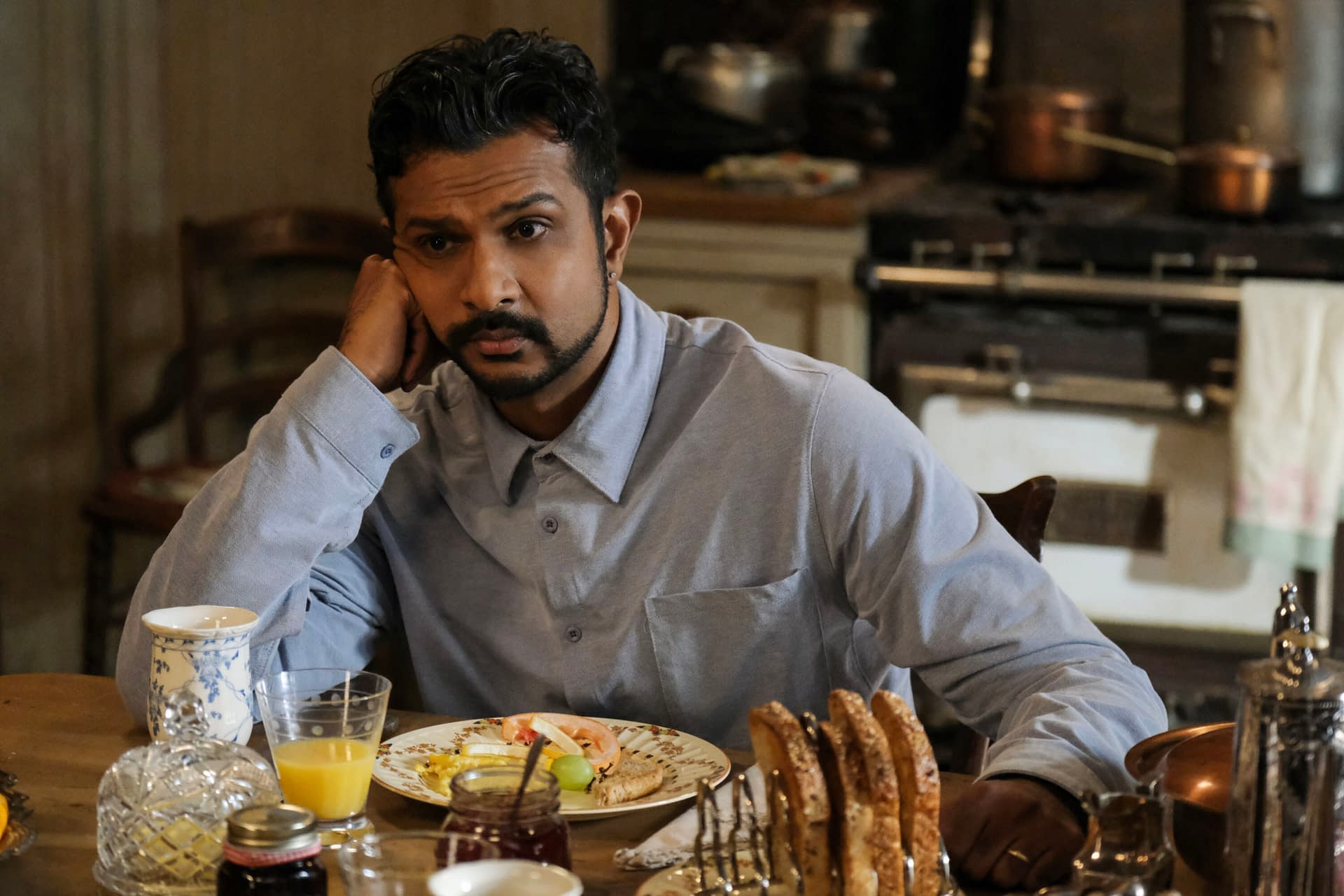 Ghosts S04E16 Preview: St. Hetty's Day And A Big Power Surprise Ghosts S04E16 Preview: St. Hetty's Day And A Big Power Surprise
