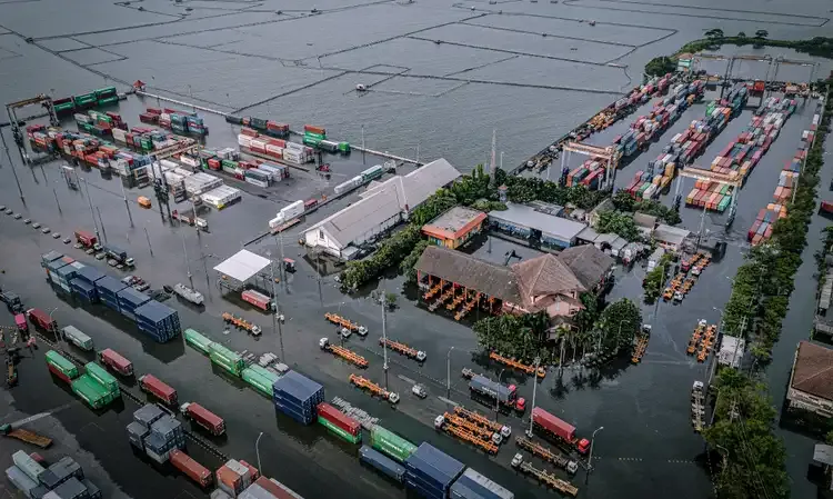 Giant Sea Wall: Solusi Untuk Perlindungan Pesisir, Kolaborasi Pemerintah Dan Swasta Giant Sea Wall: Solusi Untuk Perlindungan Pesisir, Kolaborasi Pemerintah Dan Swasta