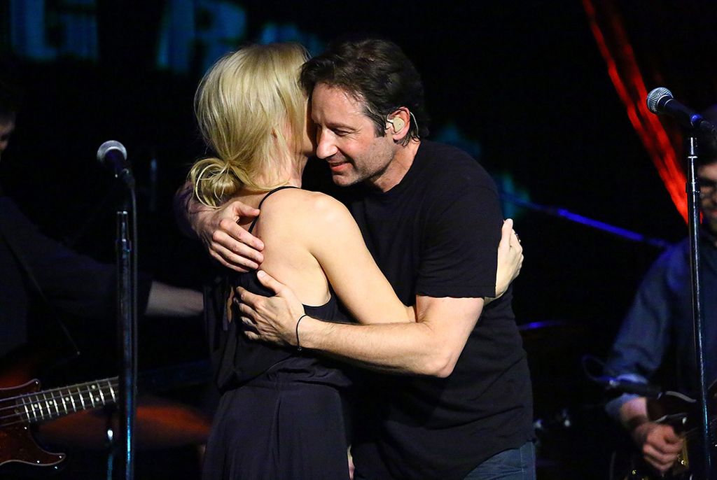 Gillian Anderson And David Duchovny Share Stage At SAG Awards Ceremony