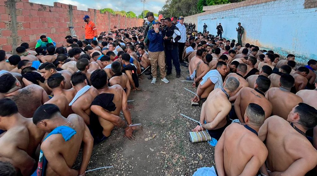 Gobierno Entrega 7 Vehículos Al Sistema Penitenciario Gobierno Entrega 7 Vehículos Al Sistema Penitenciario