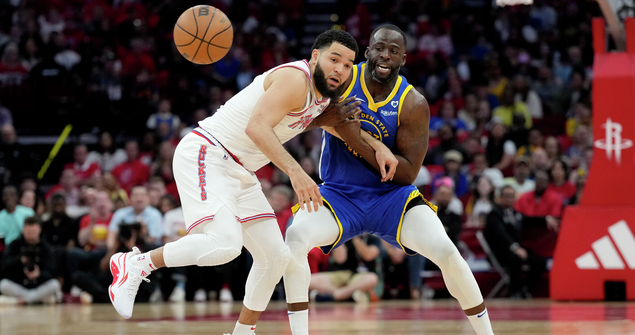 Golden State Warriors Beat Houston Rockets Thanks To Jimmy Butler's Stellar Play Golden State Warriors Beat Houston Rockets Thanks To Jimmy Butler's Stellar Play