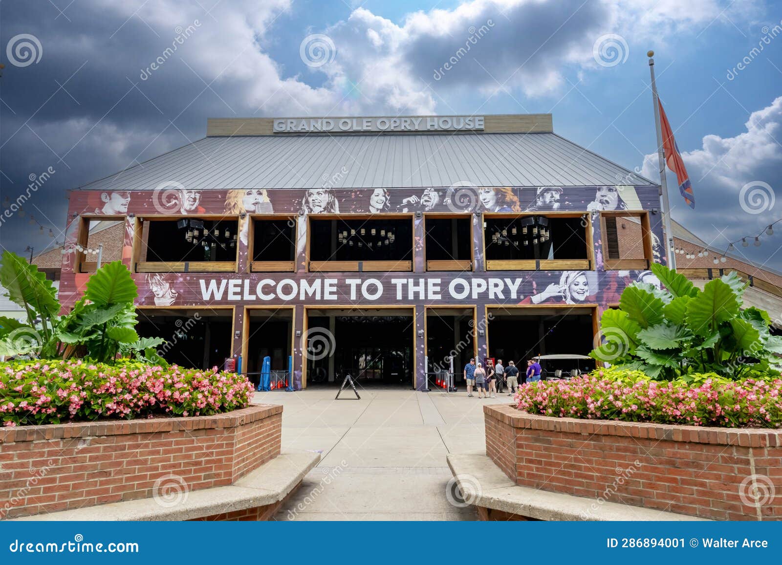 Grand Ole Opry's Historic London Show: Royal Albert Hall Broadcast Details Grand Ole Opry's Historic London Show: Royal Albert Hall Broadcast Details