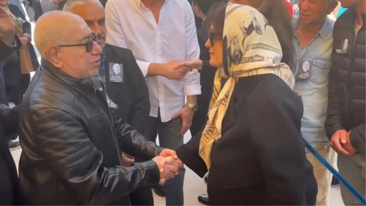 Gülşen Bubikoğlu'ndan Türker İnanoğlu Paylaşımı: Detaylar Ve Tepkiler Gülşen Bubikoğlu'ndan Türker İnanoğlu Paylaşımı: Detaylar Ve Tepkiler
