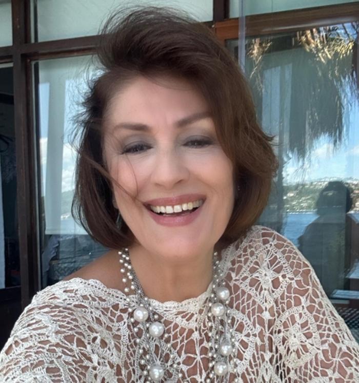 Gülşen Bubikoğlu'nun 71. Yaş Gününde Sosyal Medya Paylaşımı Gülşen Bubikoğlu'nun 71. Yaş Gününde Sosyal Medya Paylaşımı