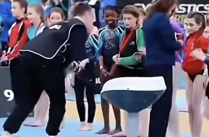 Gymnast Simone Biles To Give Gymnast Simone Biles To Give