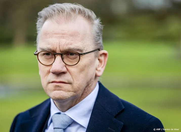Hamer-Leeflang Controverse: Bruins Moet Met NPO Toezichthouder In Overleg Hamer-Leeflang Controverse: Bruins Moet Met NPO Toezichthouder In Overleg