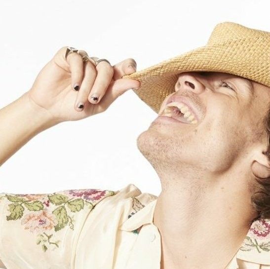 Harry Styles Reacts To A Hilariously Bad SNL Impression Harry Styles Reacts To A Hilariously Bad SNL Impression