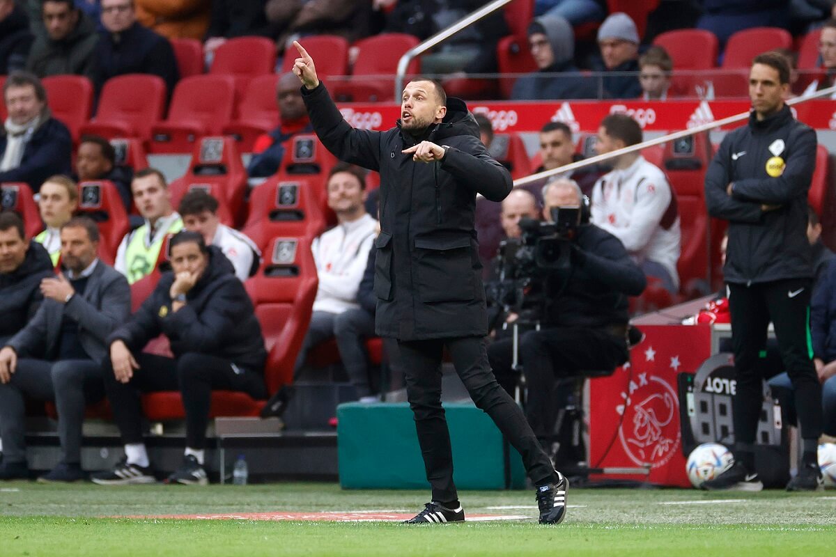 Heitinga's Kansen Op Ajax Trainerschap Heitinga's Kansen Op Ajax Trainerschap