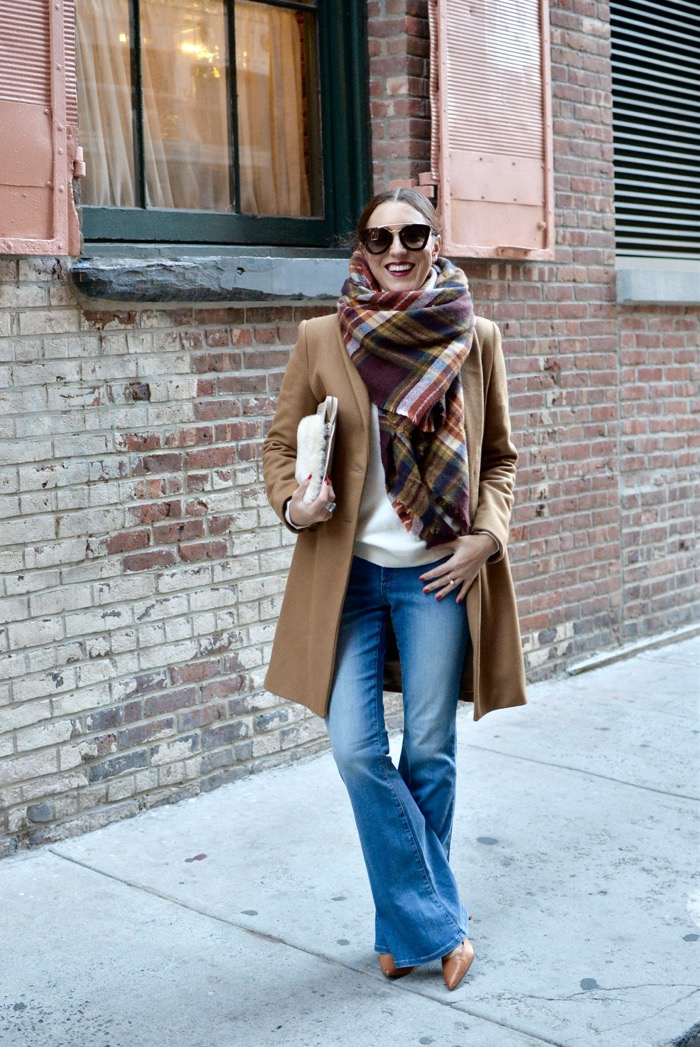 How To Dress For Breezy And Mild Weather How To Dress For Breezy And Mild Weather