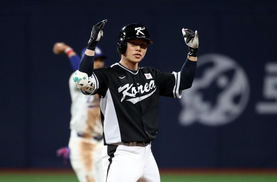 Hyeseong Kim Makes MLB Debut With Los Angeles Dodgers