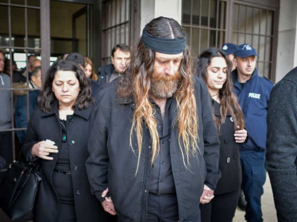 Η Δολοφονία Του Βαγγέλη Γιακουμάκη Και Η Κοινωνική Αδιαφορία Η Δολοφονία Του Βαγγέλη Γιακουμάκη Και Η Κοινωνική Αδιαφορία